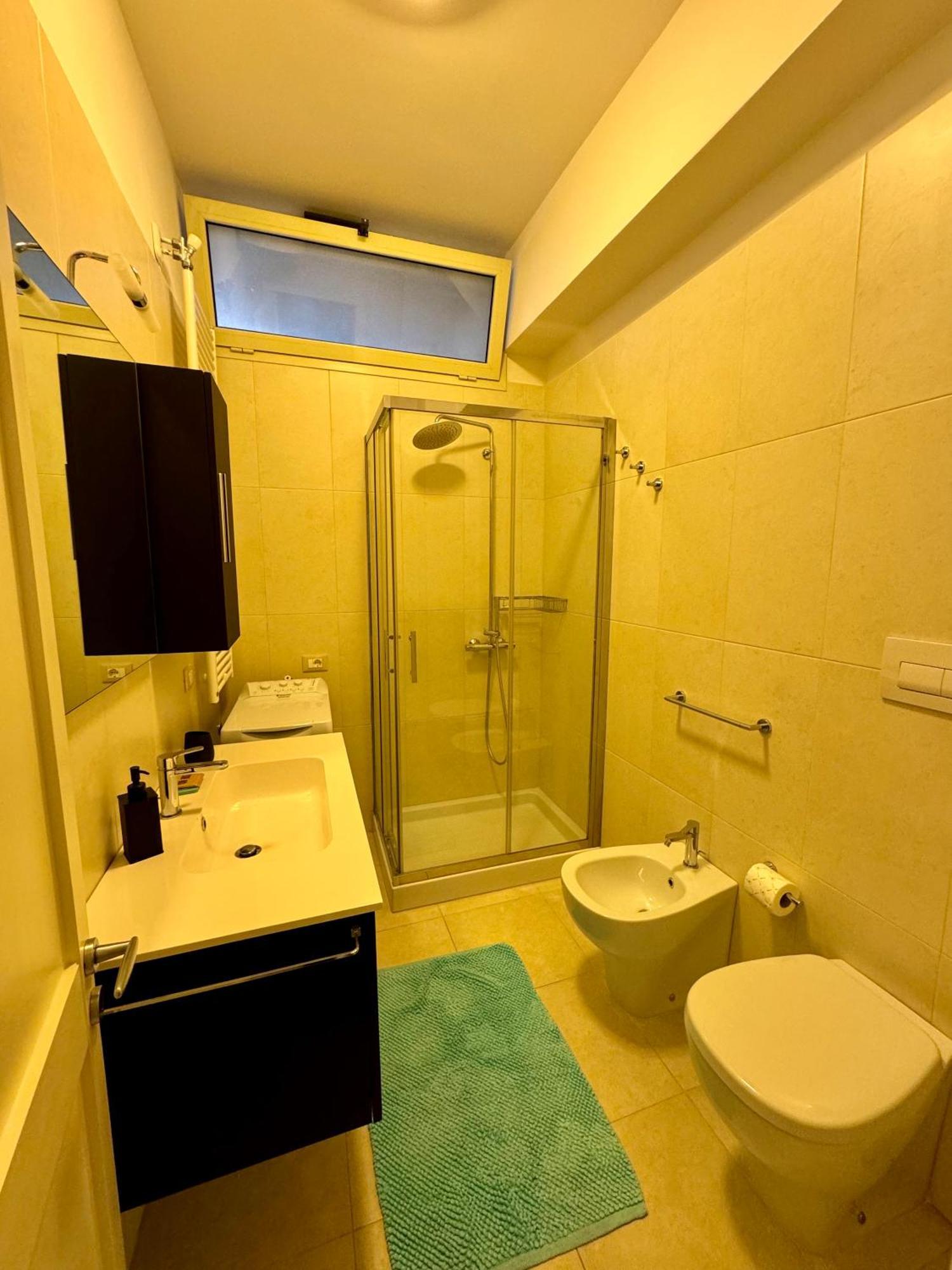 4 Balconi House- Appartamento Moderno A Lecce Bagian luar foto