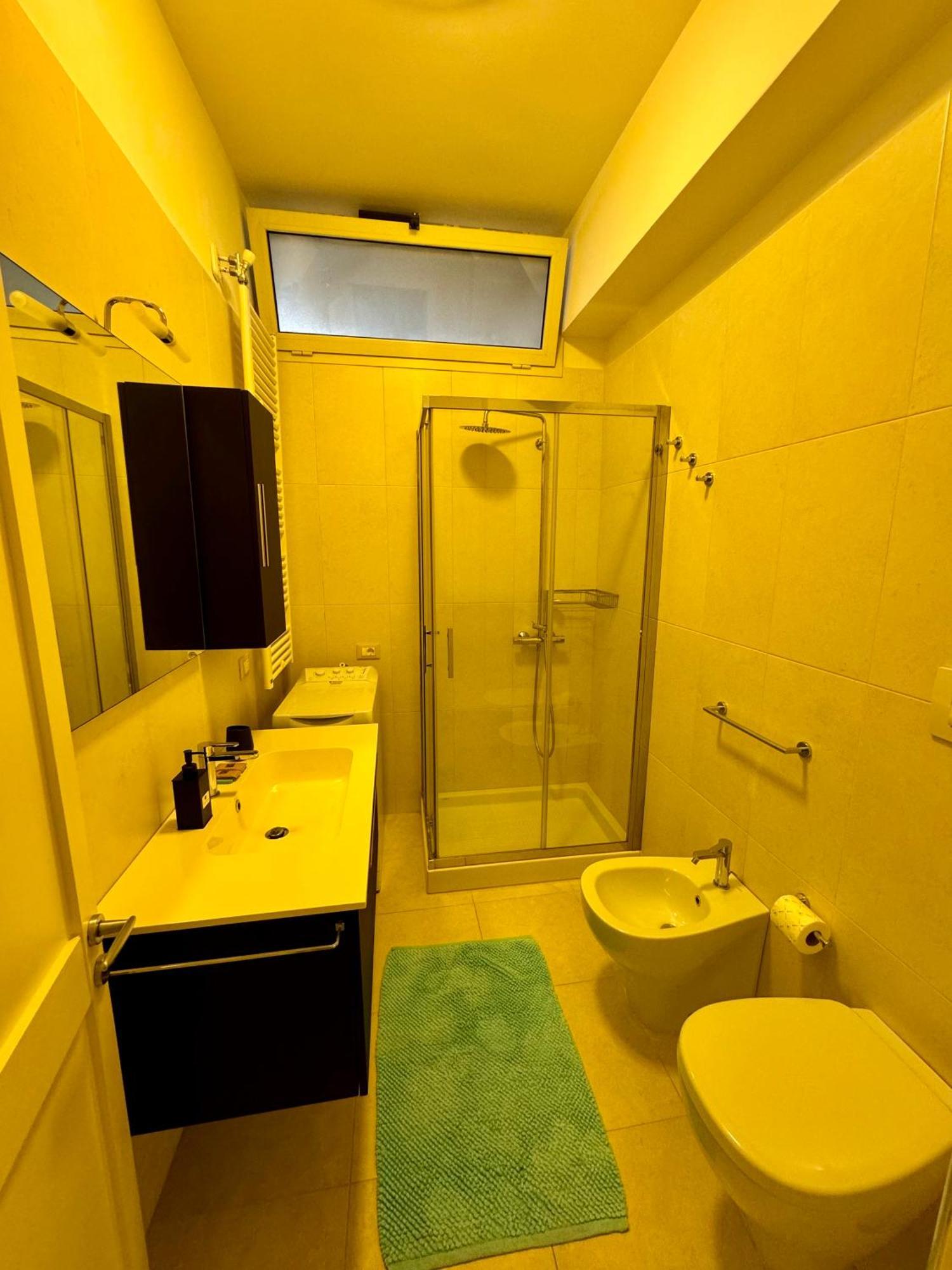 4 Balconi House- Appartamento Moderno A Lecce Bagian luar foto