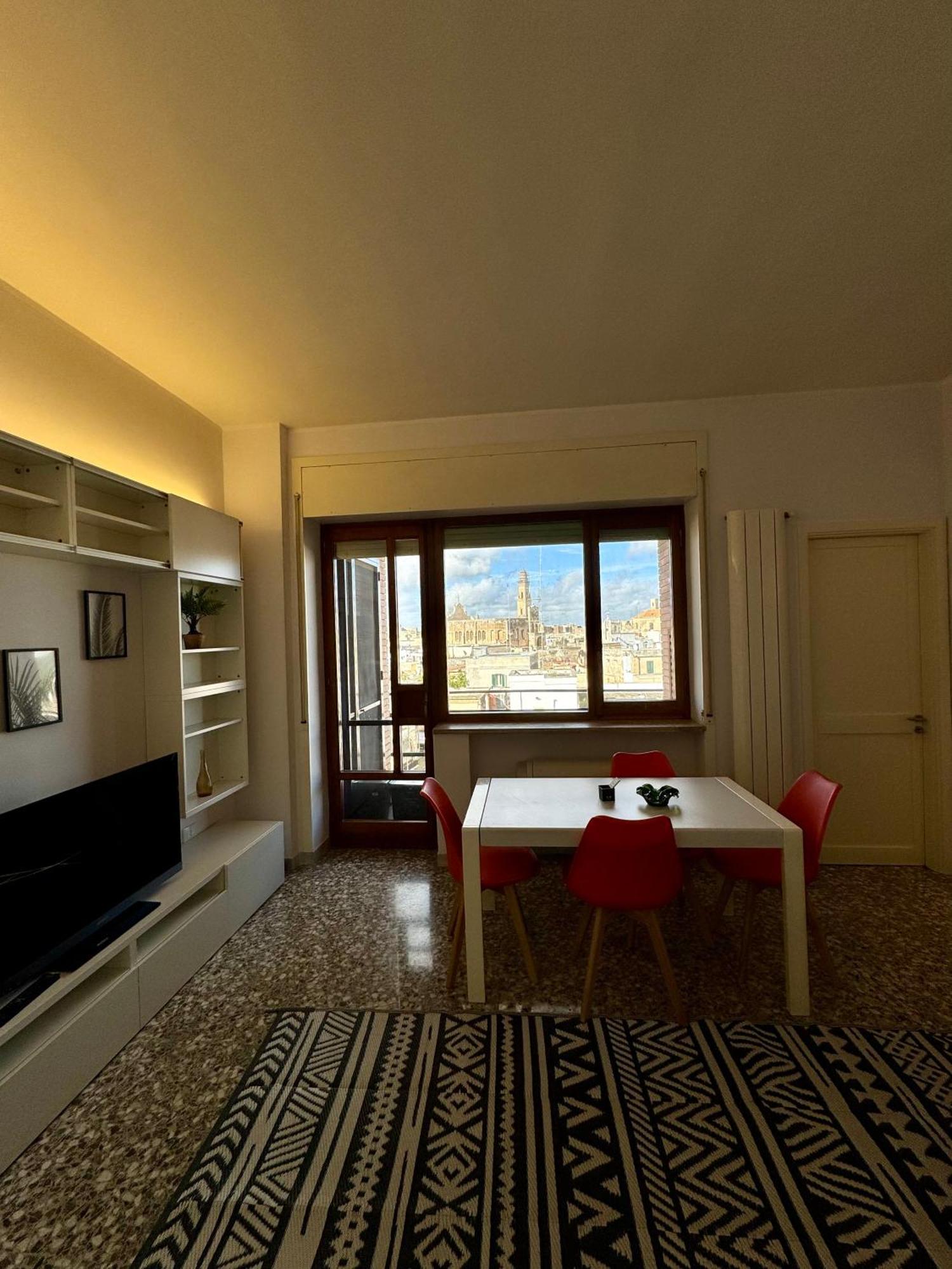 4 Balconi House- Appartamento Moderno A Lecce Bagian luar foto