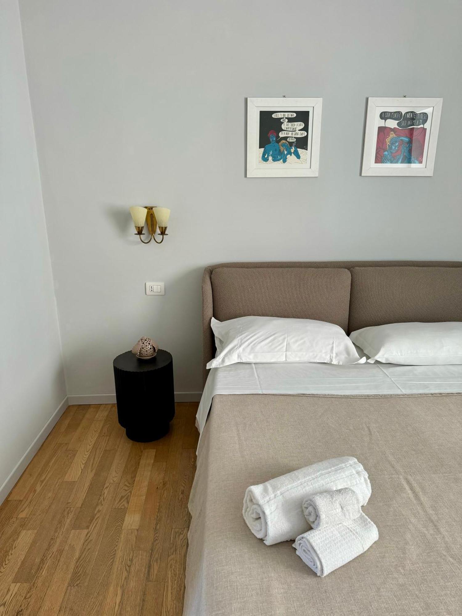 4 Balconi House- Appartamento Moderno A Lecce Bagian luar foto