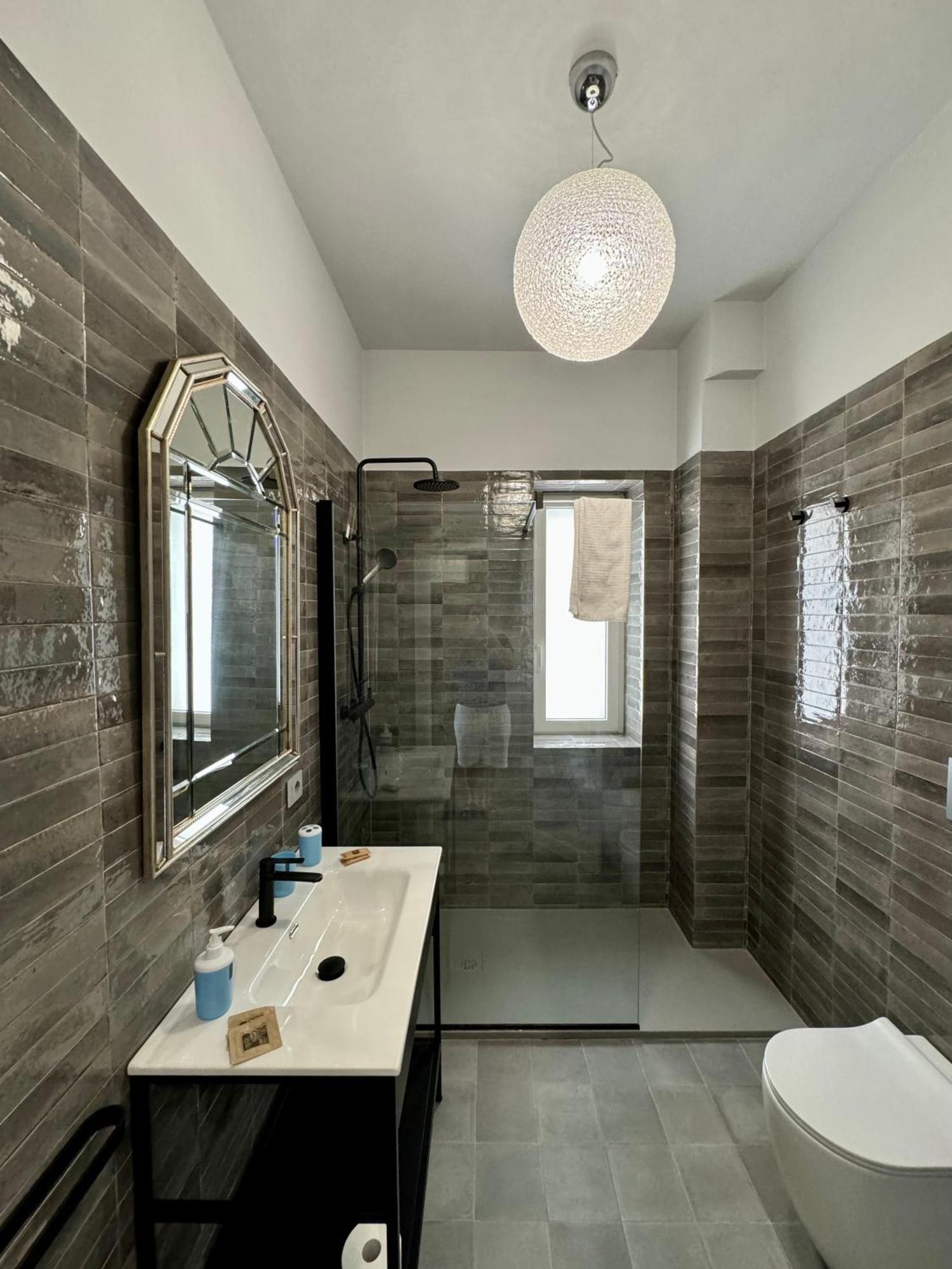 4 Balconi House- Appartamento Moderno A Lecce Bagian luar foto